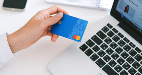 Choosing between a credit card or personal loan